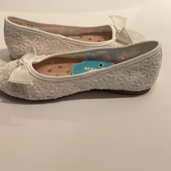 White sparkly toddler girls size 13 dress shoes nwt bow flowers - Picture 8 of 12